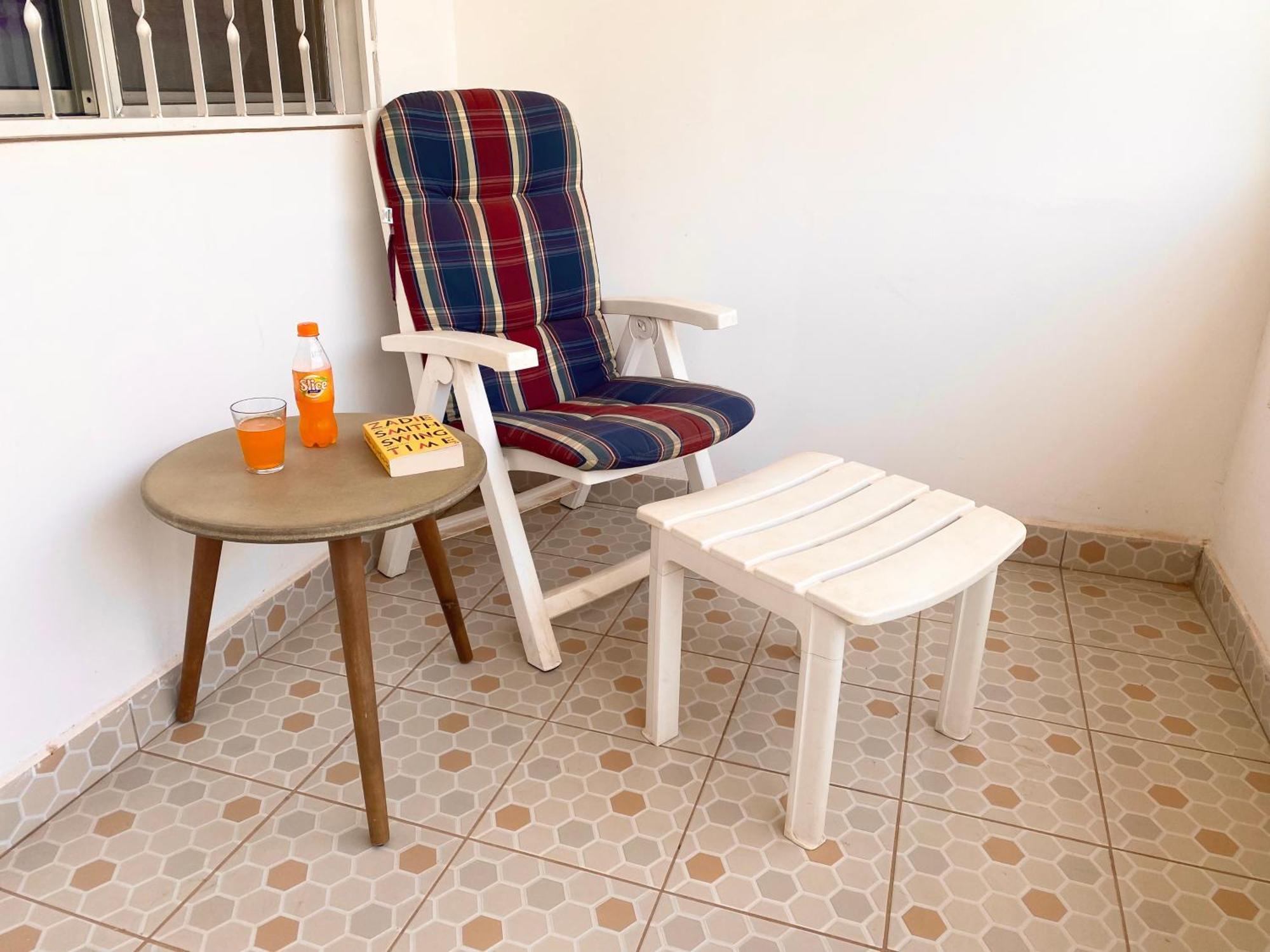Dabo House Hotel Brufut Exterior photo