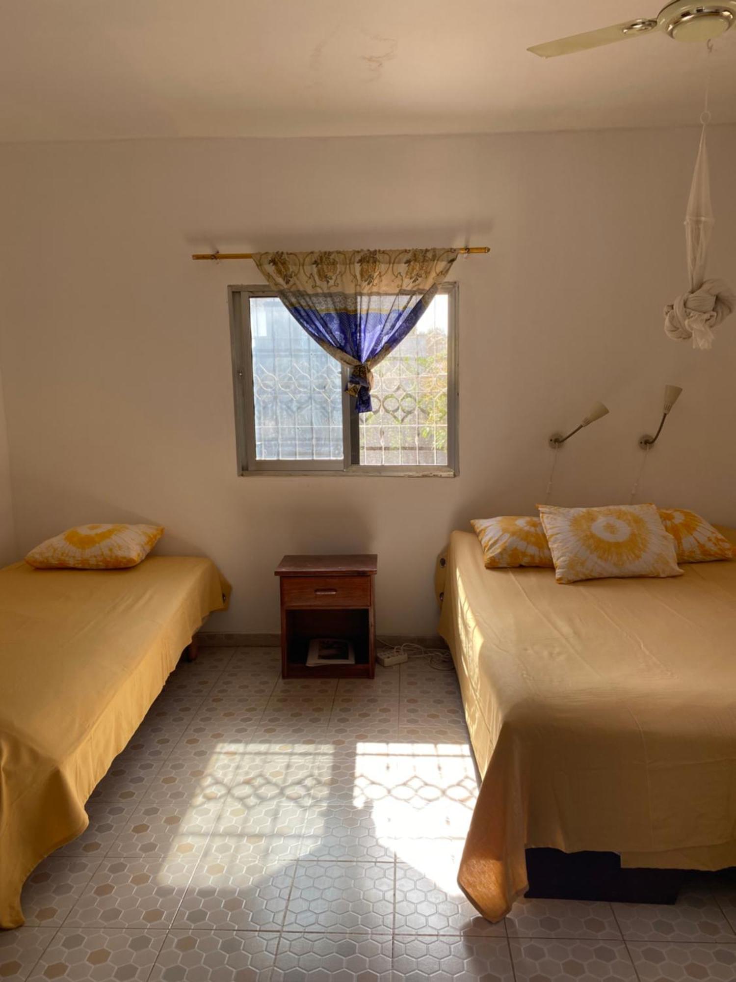 Dabo House Hotel Brufut Exterior photo